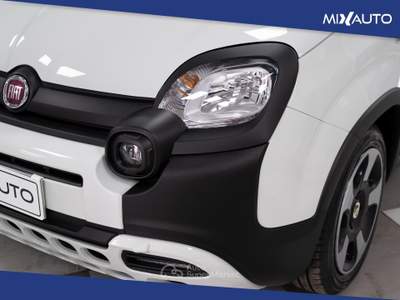 Fiat Panda Pandina Cross 1.0 Firefly Hybrid S&amp;S 70CV Bianco usata Latina