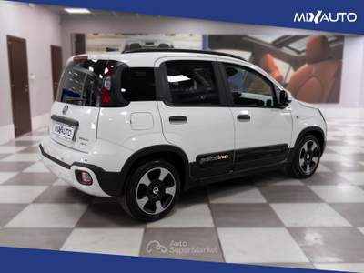 Fiat Panda Pandina Cross 1.0 Firefly Hybrid S&amp;S 70CV Bianco usata Latina