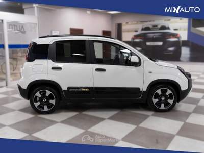 Fiat Panda Pandina Cross 1.0 Firefly Hybrid S&amp;S 70CV Bianco usata Latina