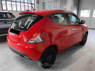 Lancia Ypsilon 1.0 FireFly 5 porte S&S Hybrid Silver Rosso usata Frosinone