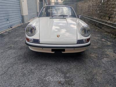 Porsche 911 911T Coupe 2.4 Classic 130cv ASI Targa Oro Bianco usata Roma