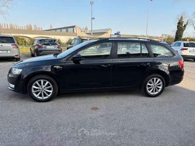 Skoda Octavia CR 105 CV Wagon Elegance Nero usata VILLORBA