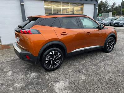Peugeot 2008 2008 BlueHDi 100 S&S Allure Navi Pack Arancione usata Mesagne