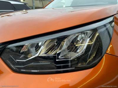 Peugeot 2008 2008 BlueHDi 100 S&S Allure Navi Pack Arancione usata Mesagne