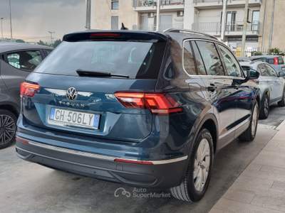 Volkswagen Tiguan SCR Life Blu/Azzurro usata Altamura