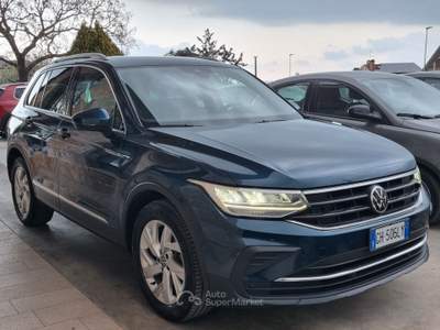 Volkswagen Tiguan SCR Life Blu/Azzurro usata Altamura