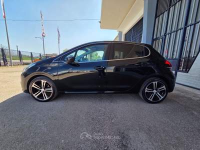 Peugeot 208 BlueHDi 120 S&S 5 porte GT Line Nero usata CERIGNOLA