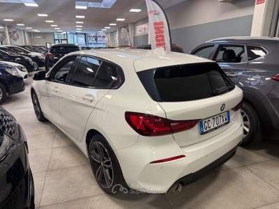 BMW Serie 1 116d 116 116d 5p. Sport Auto 116CV Ok Neopatentati Bianco usata Prato