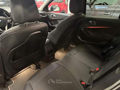 BMW Serie 1 116d 116 116d 5p. Sport Auto 116CV Ok Neopatentati Bianco usata Prato