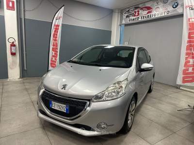 Peugeot 208 1.4 Hdi 8V Allure 68CV Ok Neopatentati Grigio usata Prato