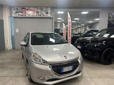 Peugeot 208 1.4 Hdi 8V Allure 68CV Ok Neopatentati Grigio usata Prato