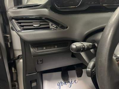Peugeot 208 1.4 Hdi 8V Allure 68CV Ok Neopatentati Grigio usata Prato