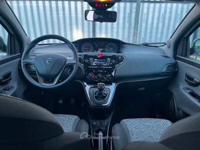 Lancia Ypsilon Ypsilon 0.9 TwinAir 5 porte Metano Ecochic Silver Bianco usata Montecatini-Terme