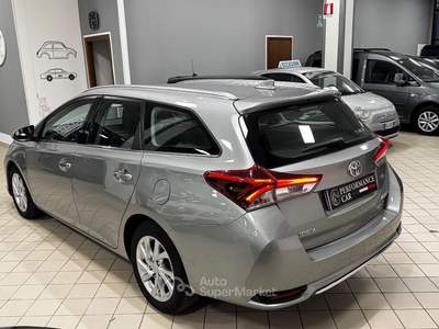 Toyota Auris Touring Sports 1.6 D-4D Lounge usata Montirone