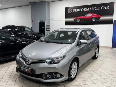 Toyota Auris Touring Sports 1.6 D-4D Lounge usata Montirone