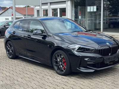 BMW Serie 1 120d 2022 BMW 120D M Sport Led Pano Navi Sport Alcantara Nero usata Cordignano