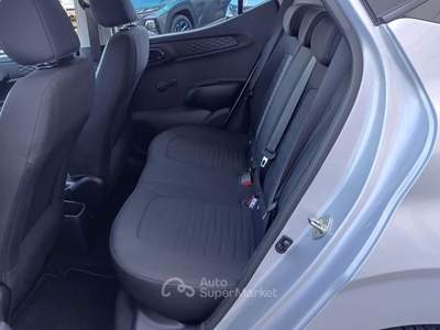 Hyundai i10 1.0 MPI Tech + CONNECT Argento usata Veggiano