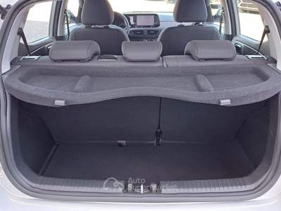 Hyundai i10 1.0 MPI Tech + CONNECT Argento usata Veggiano