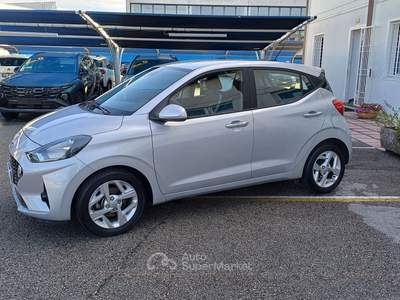 Hyundai i10 1.0 MPI Tech + CONNECT Argento usata Veggiano