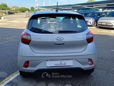 Hyundai i10 1.0 MPI Tech + CONNECT Argento usata Veggiano