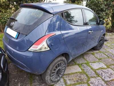 Lancia Ypsilon 85 CV 5 porte Metano Ecochic Blu/Azzurro usata Ferrara