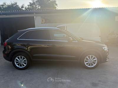 Audi Q3 120 CV S tronic Business Nero usata Giugliano in Campania