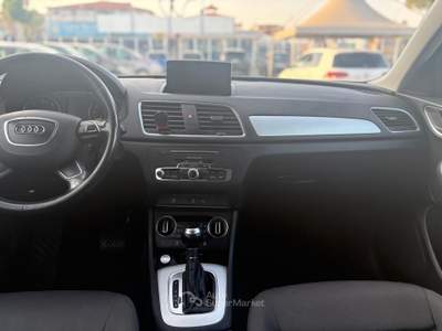 Audi Q3 120 CV S tronic Business Nero usata Giugliano in Campania