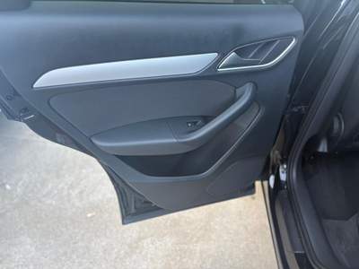 Audi Q3 120 CV S tronic Business Nero usata Giugliano in Campania