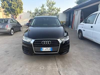 Audi Q3 120 CV S tronic Business Nero usata Giugliano in Campania