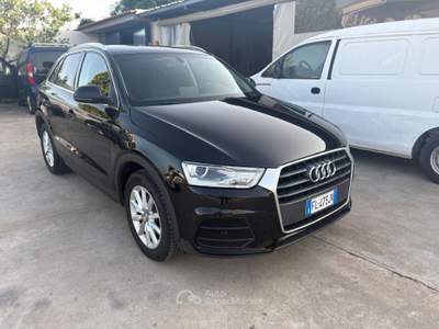 Audi Q3 120 CV S tronic Business Nero usata Giugliano in Campania