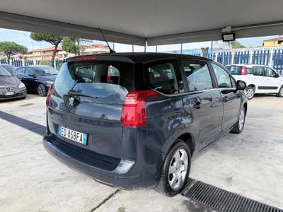 Peugeot 5008 cambio robotizzato Tecno Blu/Azzurro usata Giugliano in Campania