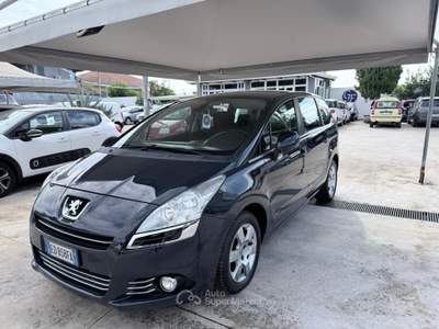 Peugeot 5008 cambio robotizzato Tecno Blu/Azzurro usata Giugliano in Campania