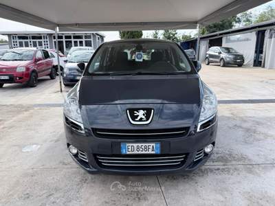 Peugeot 5008 cambio robotizzato Tecno Blu/Azzurro usata Giugliano in Campania
