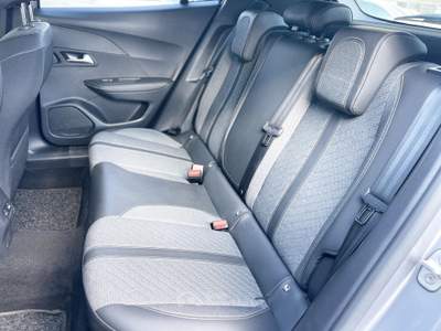 Peugeot 2008 1.5 Diesel 130CV E6 Neo Automatica - 2023 Grigio usata Roma