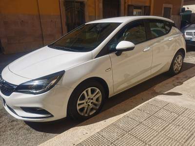 Opel Astra 5 porte 95 cv berlina neo patentati full optional Bianco usata Corato