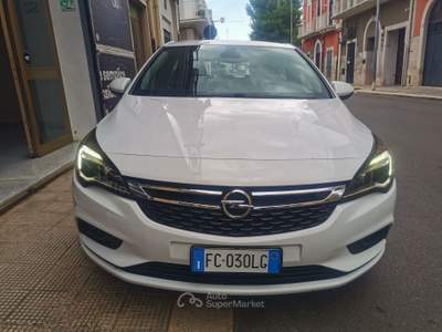 Opel Astra 5 porte 95 cv berlina neo patentati full optional Bianco usata Corato