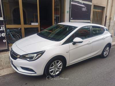 Opel Astra 5 porte 95 cv berlina neo patentati full optional Bianco usata Corato