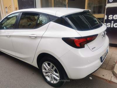 Opel Astra 5 porte 95 cv berlina neo patentati full optional Bianco usata Corato