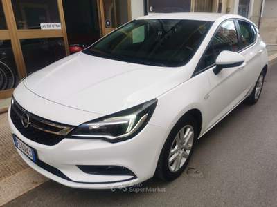 Opel Astra 5 porte 95 cv berlina neo patentati full optional Bianco usata Corato