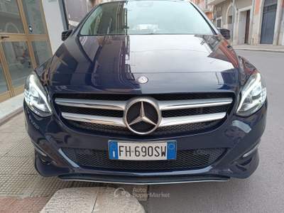 Mercedes-Benz Classe B B 180 D 1500 110 CV Automatic AMG SPORT Blu/Azzurro usata Corato