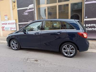 Mercedes-Benz Classe B B 180 D 1500 110 CV Automatic AMG SPORT Blu/Azzurro usata Corato