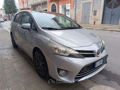 Toyota Verso Style 110 CV TETTO CAMERA NAVI Grigio usata Corato
