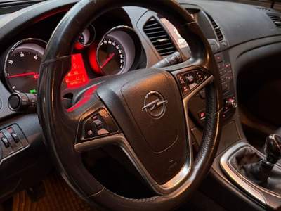 Opel Insignia 2.0 diesel Cosmo Blu/Azzurro usata Bari