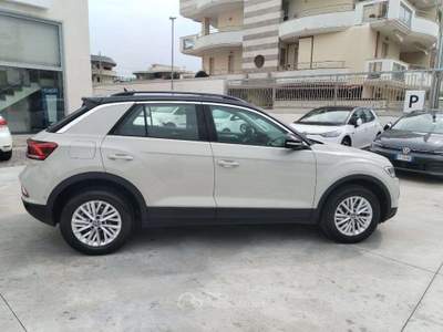 Volkswagen T-Roc 1.0 tsi Life 110cv -IQ Drive Pack-Tech Pack-Led Grigio usata Francavilla al Mare