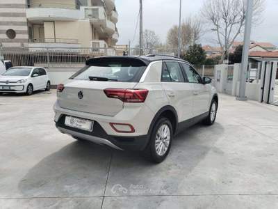 Volkswagen T-Roc 1.0 tsi Life 110cv -IQ Drive Pack-Tech Pack-Led Grigio usata Francavilla al Mare