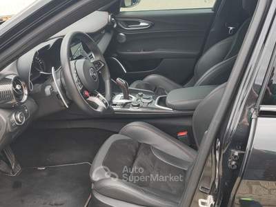 Alfa Romeo Giulia AT8 AWD Q4 Estrema Nero usata Pieve a Nievole