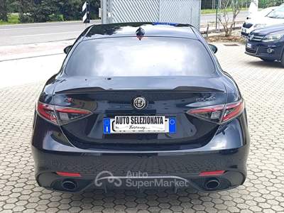 Alfa Romeo Giulia AT8 AWD Q4 Estrema Nero usata Pieve a Nievole