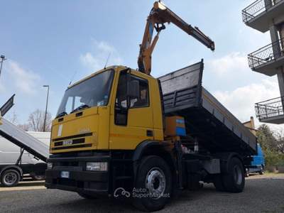 Iveco Massif GRU EFFER 9600+RIBALTABILE TRILATERALE 2 ASSI PNEUMATICO Giallo usata REGGIO EMILIA