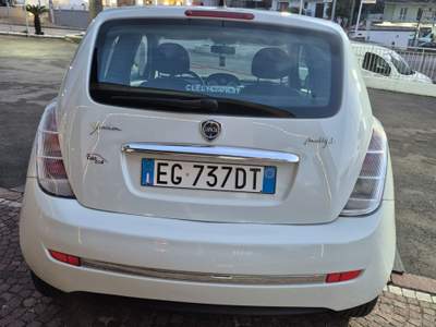 Lancia Ypsilon 75 CV DIVA Bianco usata Marano di Napoli