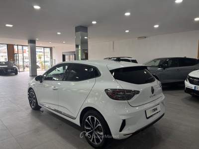 Renault Clio 1.0 Tce Techno 90cv Bianco usata Pozzuoli